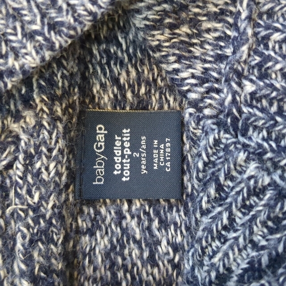 Gap 2T Hoodie Sweater - Picture 2 of 2